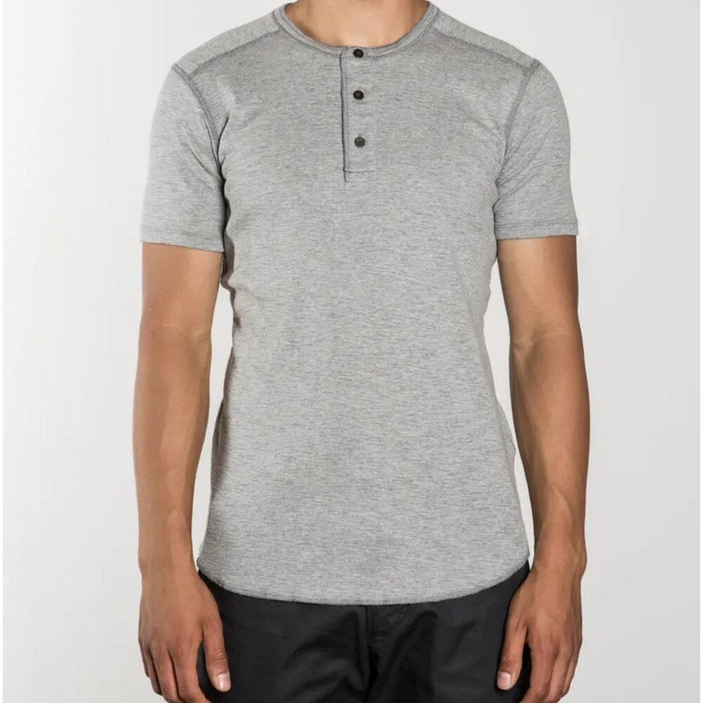 Wings + Horns Short Sleeve Gray Henley Size L